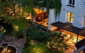 Hotel & Villa Auersperg